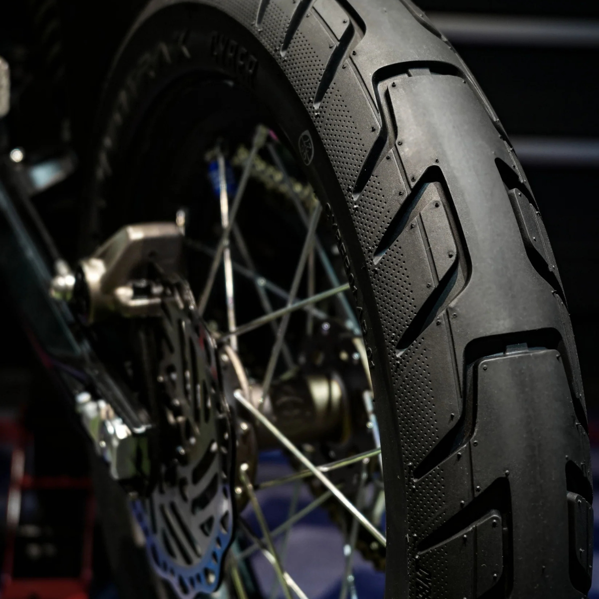 PIVOTRAX CYBER 70/100-12 Street Tire
