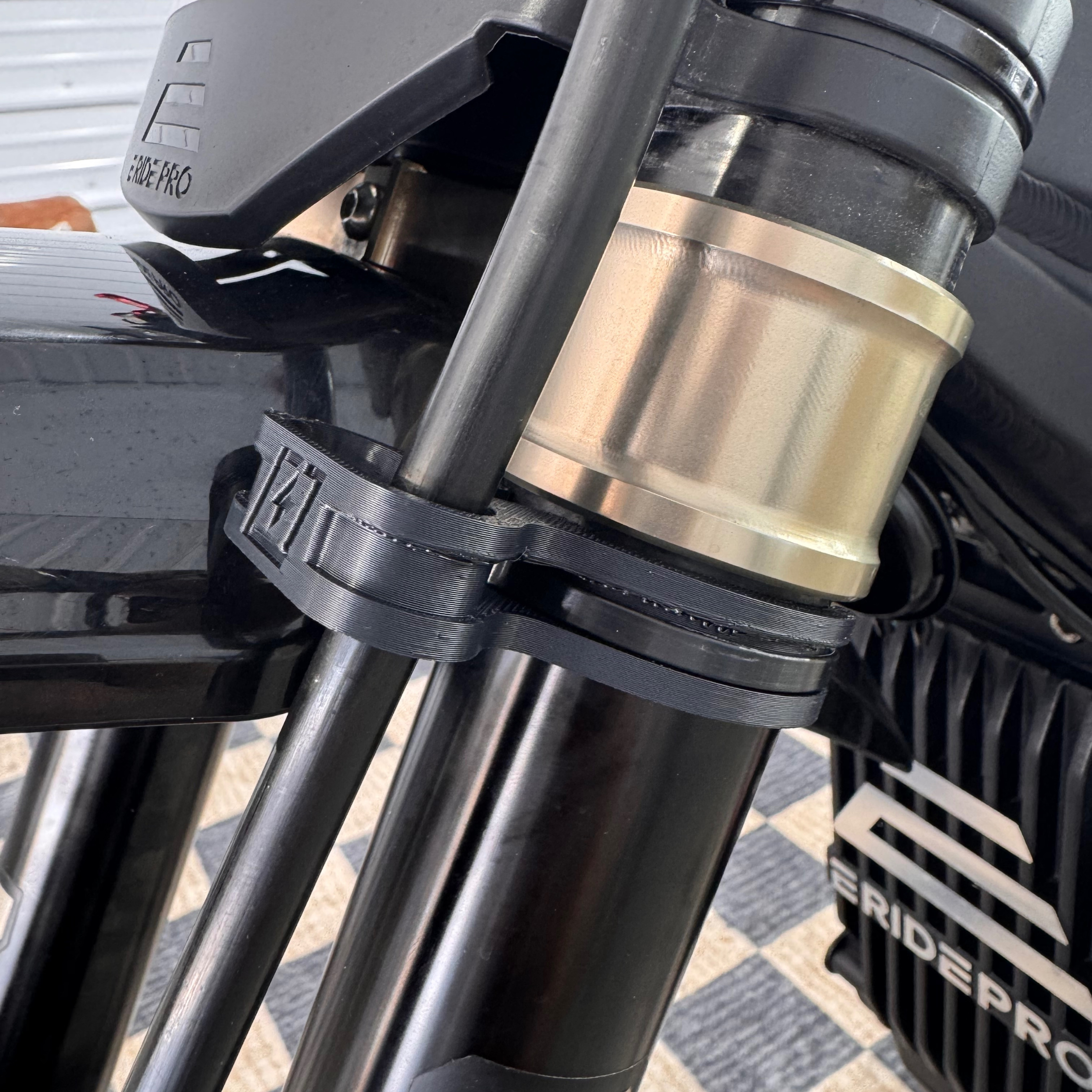 Universe Brake Cable Guide